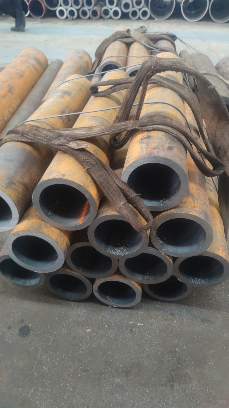 曾都曾都曾都15CrMoG无缝钢管切割